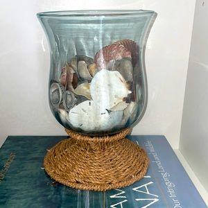 Glass sconce/vase with Whicker base - seashells included